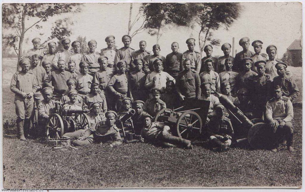 Уникальное фото с первой ракетной установкой.14 Сибирский стрелковый полк. Полковая команда траншейных орудий лета 1917 года. - Ретро 